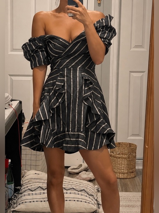 C/MEO Collective Dresses & Skirts - NWT C/MEO Collective Striped Puff Sleeve Mini Dress
